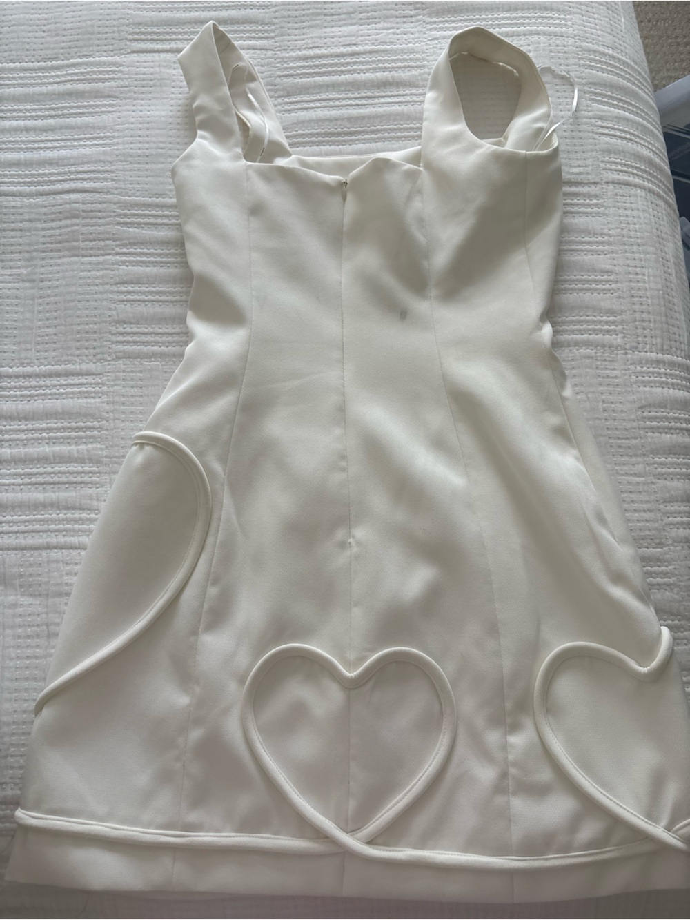 Elliat Square-Neck White Mini Dress with Heart Appliqué - Picture 4 of 5